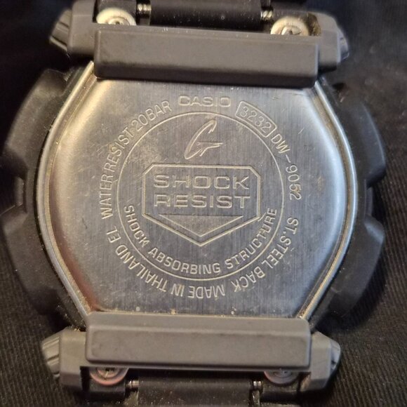 G Shock Digital Black and gold - Picture 3 of 10